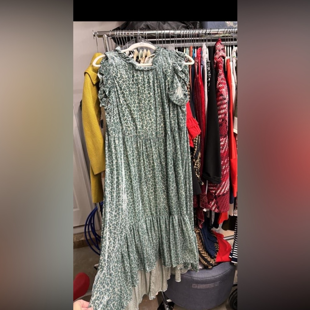 Velvet flower tiered midu/maxi dress